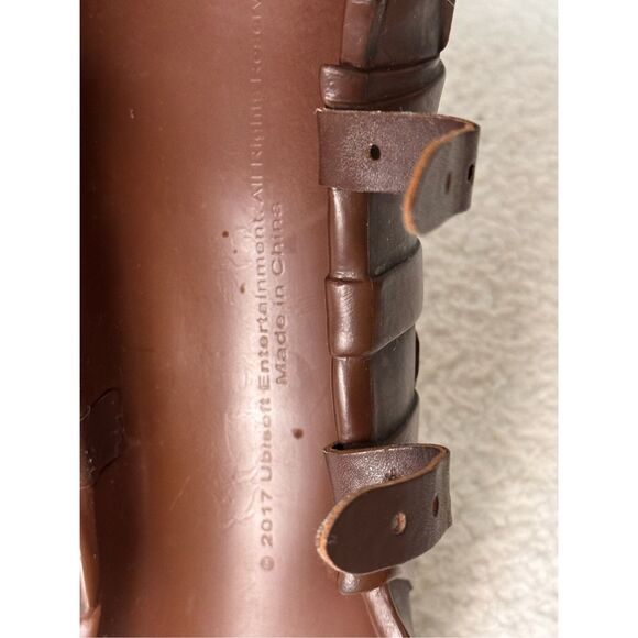 ASSASSIN'S CREED ORIGINS ASSASSIN'S BRACER WITH HIDDEN BLADE TOY UBISOFT COSPLAY - Picture 4 of 14